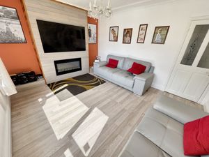 Lounge- click for photo gallery